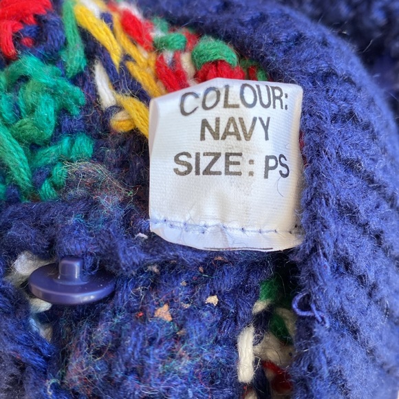 Vintage Signatures by Northern Isles Petites 🎄Knitted by Hand🎅🏻 - Picture 10 of 16